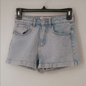 cute pacsun indigo mom shorts!! they’re so cute <3